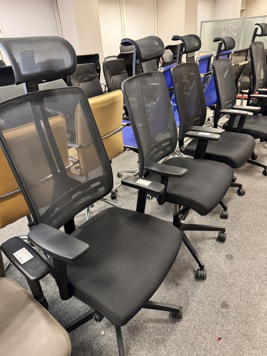 РАСПРОДАЖА  офиса тумбы полки ящики комоды тумби мобільні на колесах