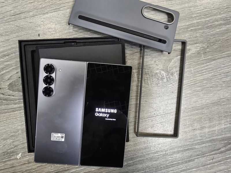 Samsung Galaxy Z Fold 6 12/512Gb - Silver Shadow spen