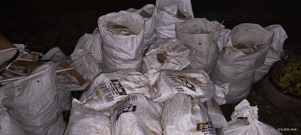 Oddam złom drewno iyp.