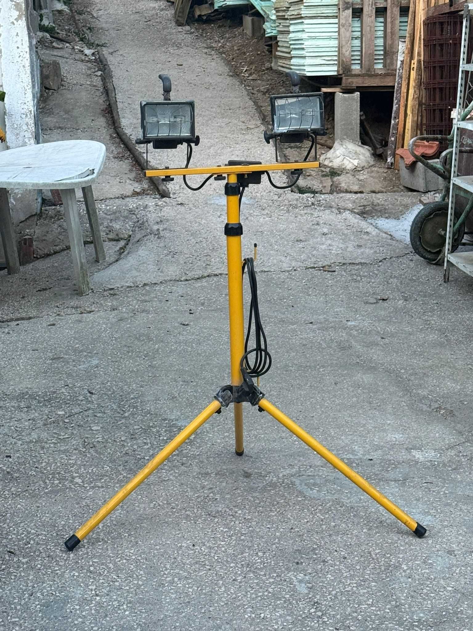 Projetor duplo para pintura