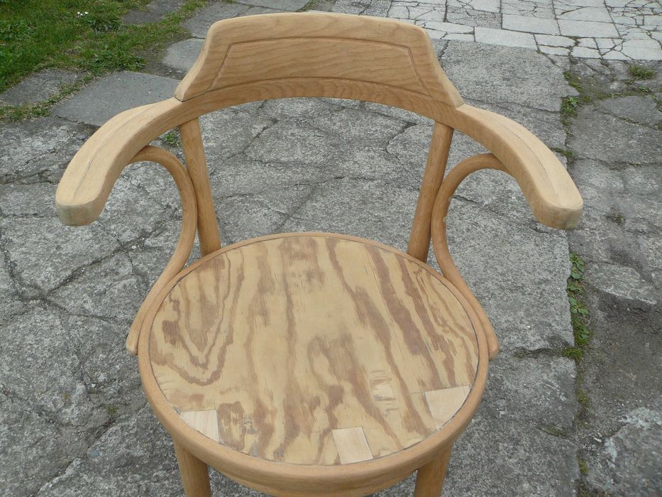 Stare krzesła Thonet - sygnowane.