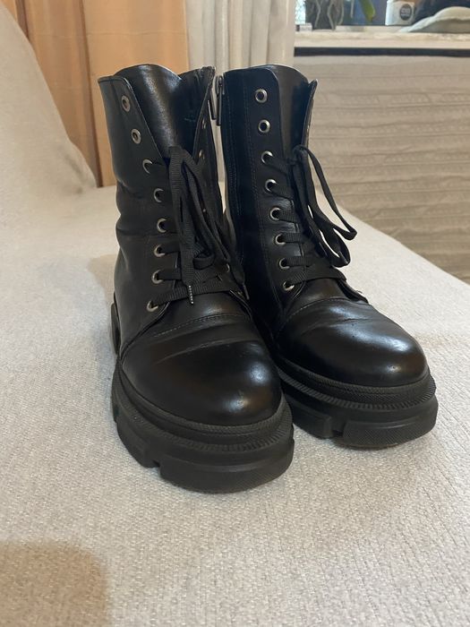 Ботинки на тракторной подошве 36 размер