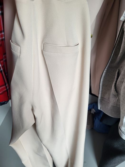 Garnitur damski kremowy S