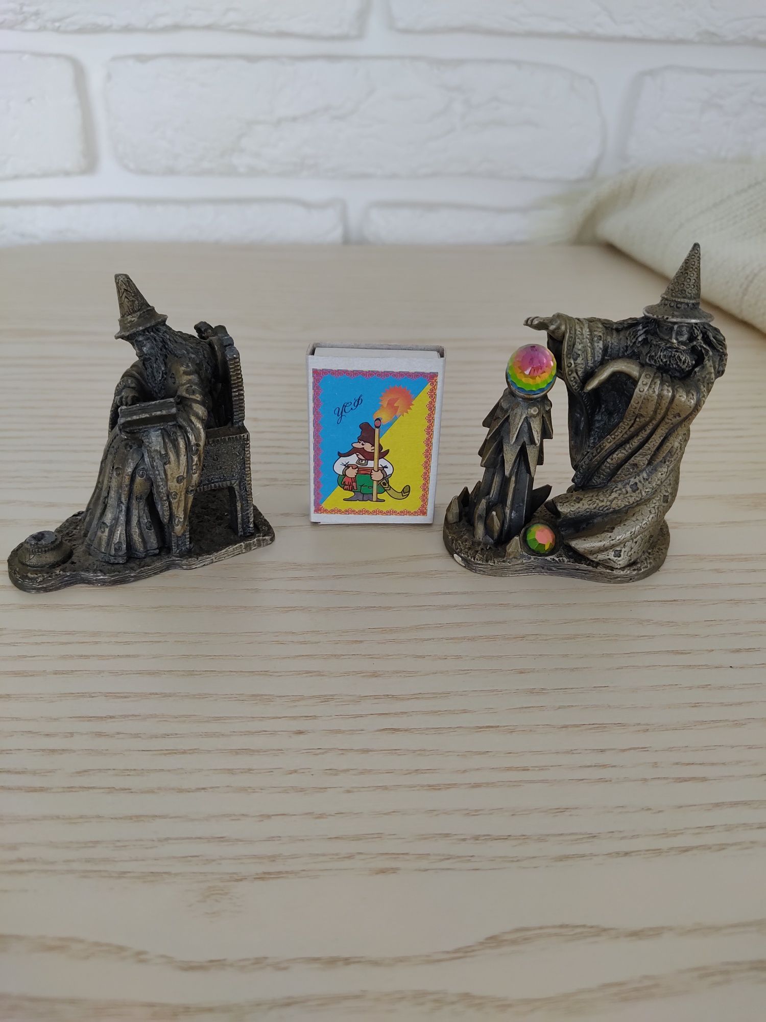 Фигурки, статуэтки Магия кристалла и Книга правды