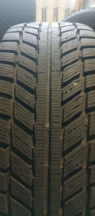 4 майже нові зимові мягкі шини Belshina з дисками r16.