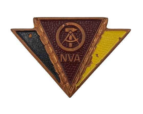 Stare odznaczenie kolekcjonerskie Odznaka w pinka NVA chyba Niemcy