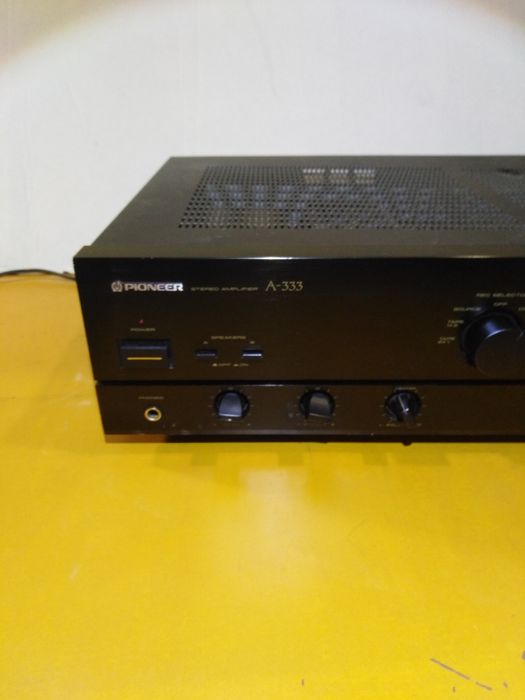 Интегральный стерео усилитель Pioneer A-333.