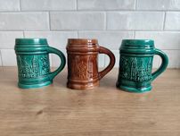 Zestaw 3 kufli, zielone i brązowy, porcelit PRL, vintage