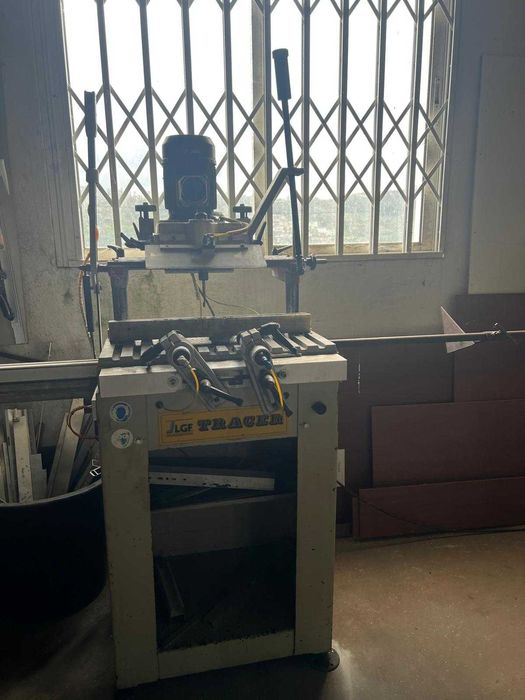 Fresadora para alumínio da marca LGF