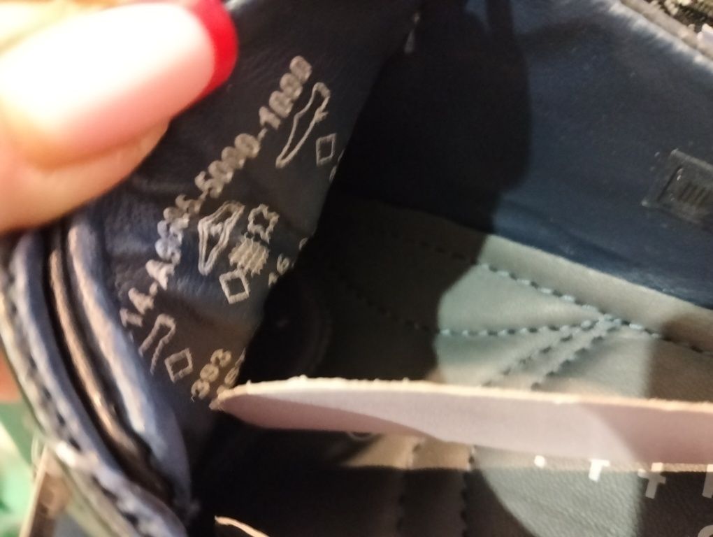 Nowe buty wyjściowe Bugatti 44