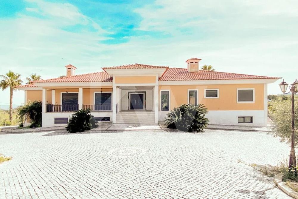 Moradia à venda para Lar ou espaço de eventos em Vila Franca de Xira