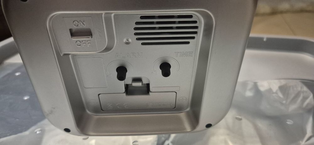 Cichy budzik o przekątnej 5.5 cała, podświetlany,bez tykania