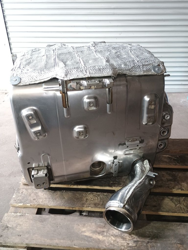 Regenerowany katalizator SCR DOC DAF euro 6 cały środek nowy.