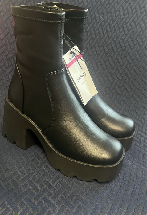 Buty damskie NOWE na platformie