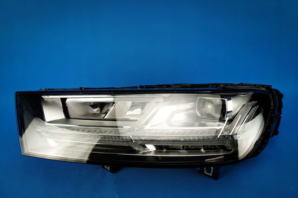 Фары передние Фара правая левая Audi Q7 4M разборка