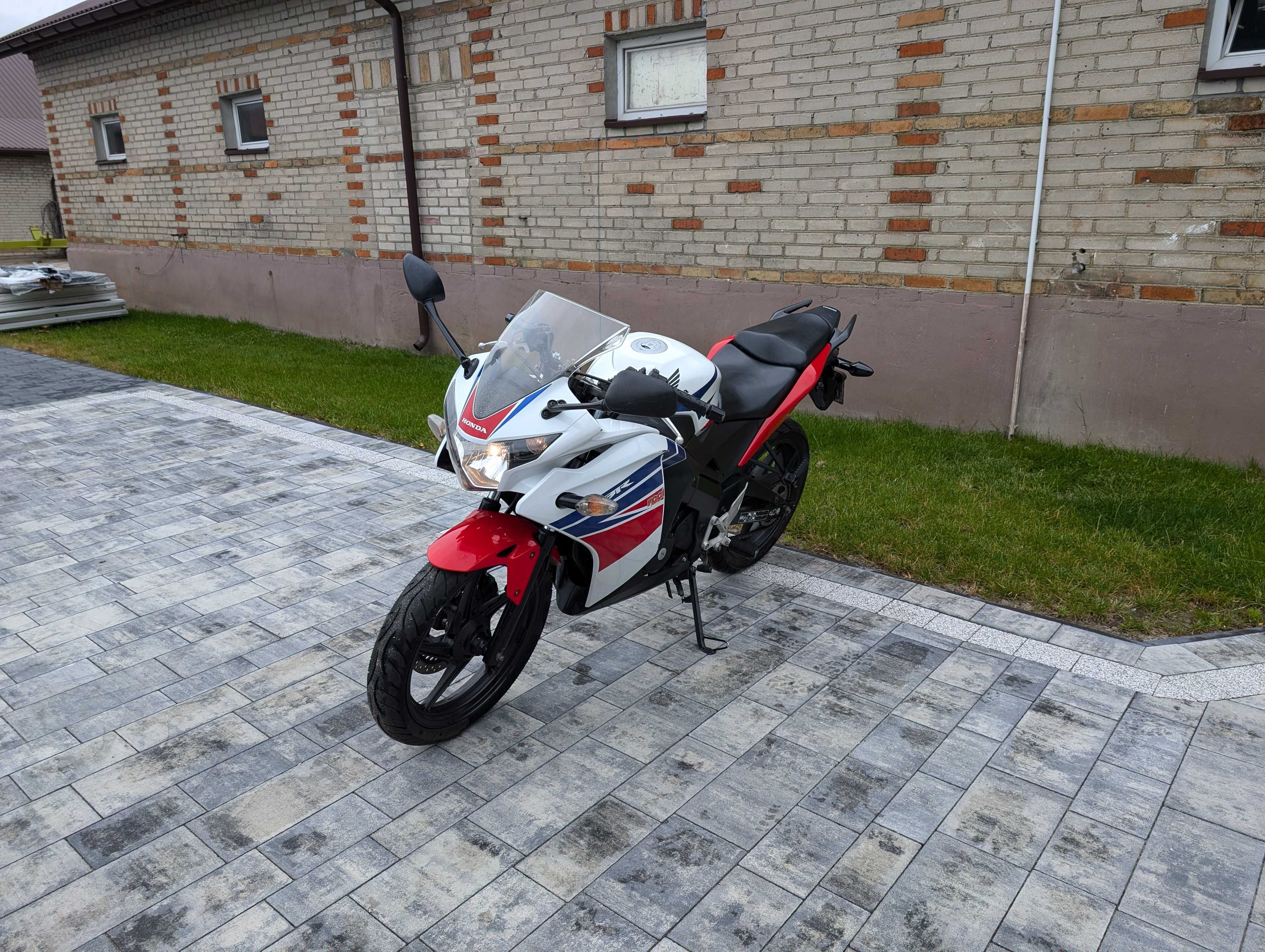 Honda CBR 125r jc50