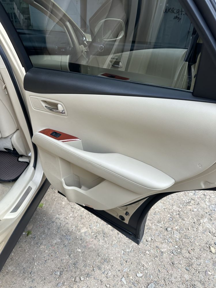 Lexus RX450h СРОЧНО!!