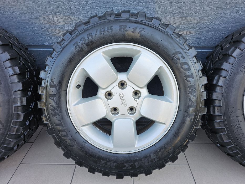 Alufelgi 17" JEEP Grand Cherokee 5x127 z Oponami 235 65 R17 Koła