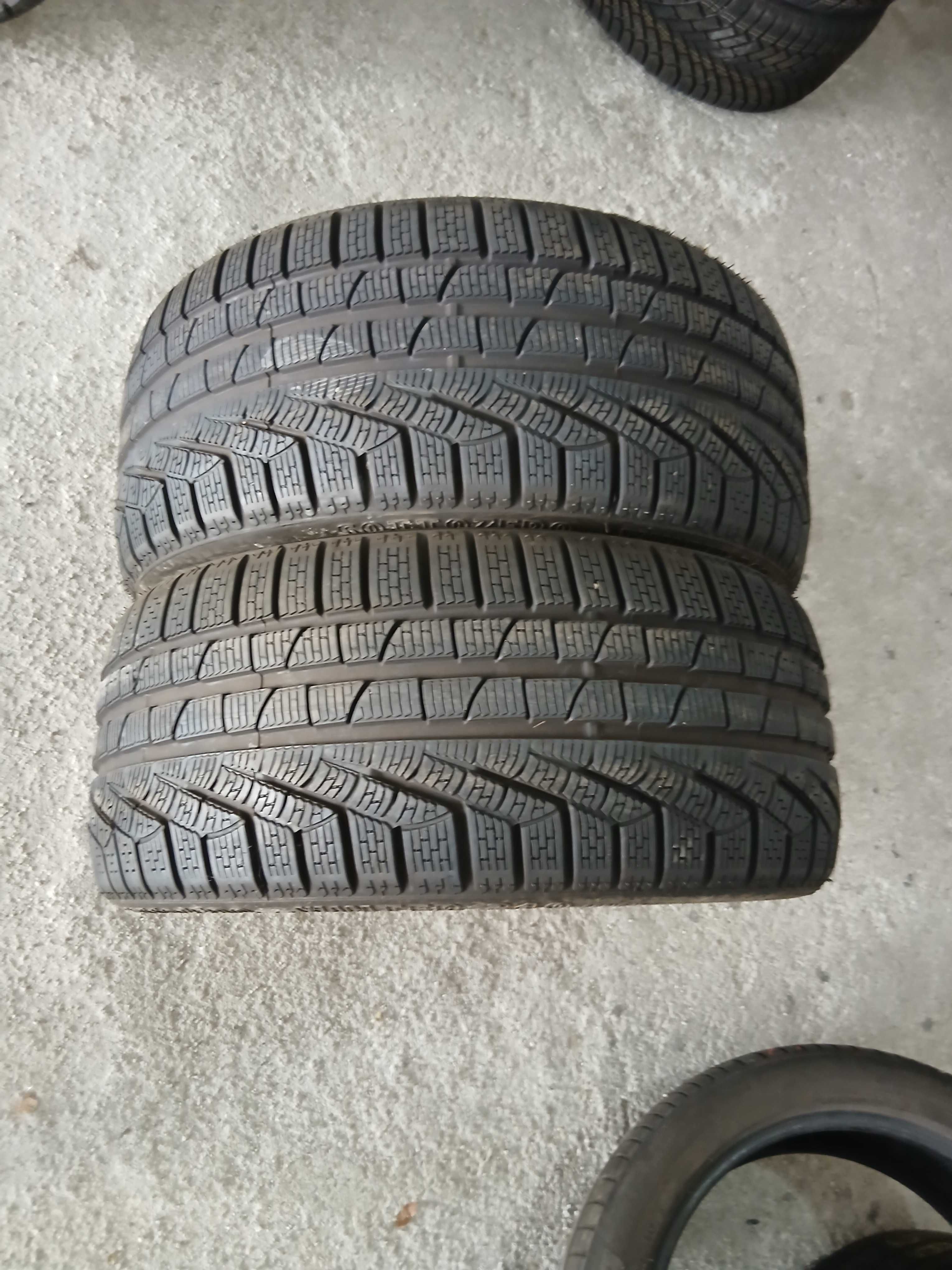 2 pneus 235/40R18 Pirelli seminovos