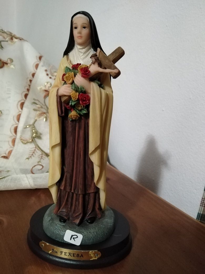 Figuras religiosas em marfinite