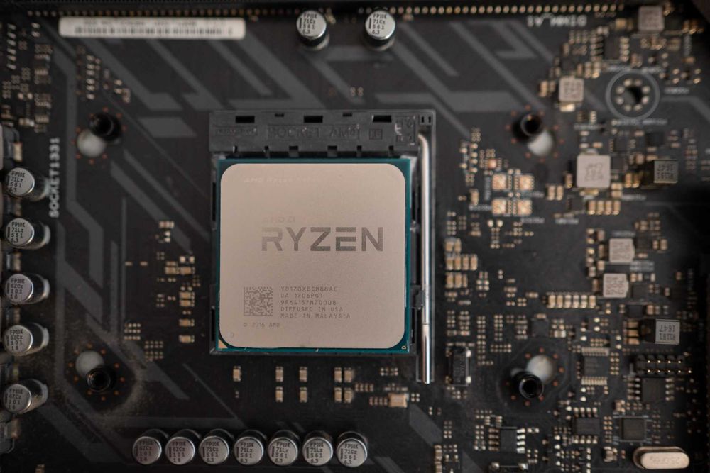 ASUS ROG Crosshair VI Hero (socket AM4) + AMD Ryzen 7 1700X