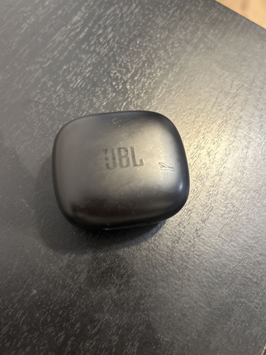 Phones JBL Live Pro + TWS (Right nao carrega)