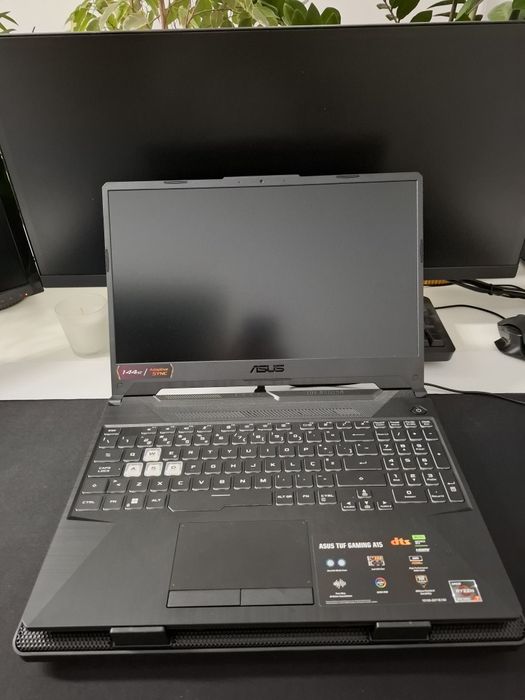 Portátil ASUS TUF Gaming A15 - 15,6″ 144 Hz • Ryzen 7 7435HS • RTX 205