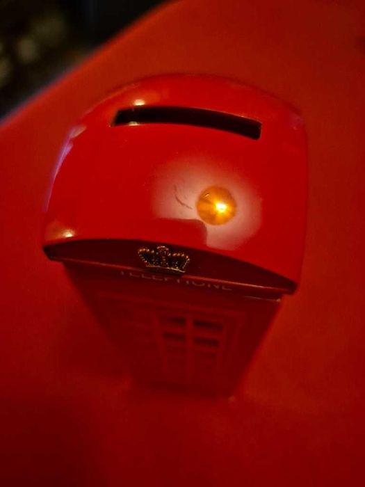 Skarbonka czerwona budka telefoniczna