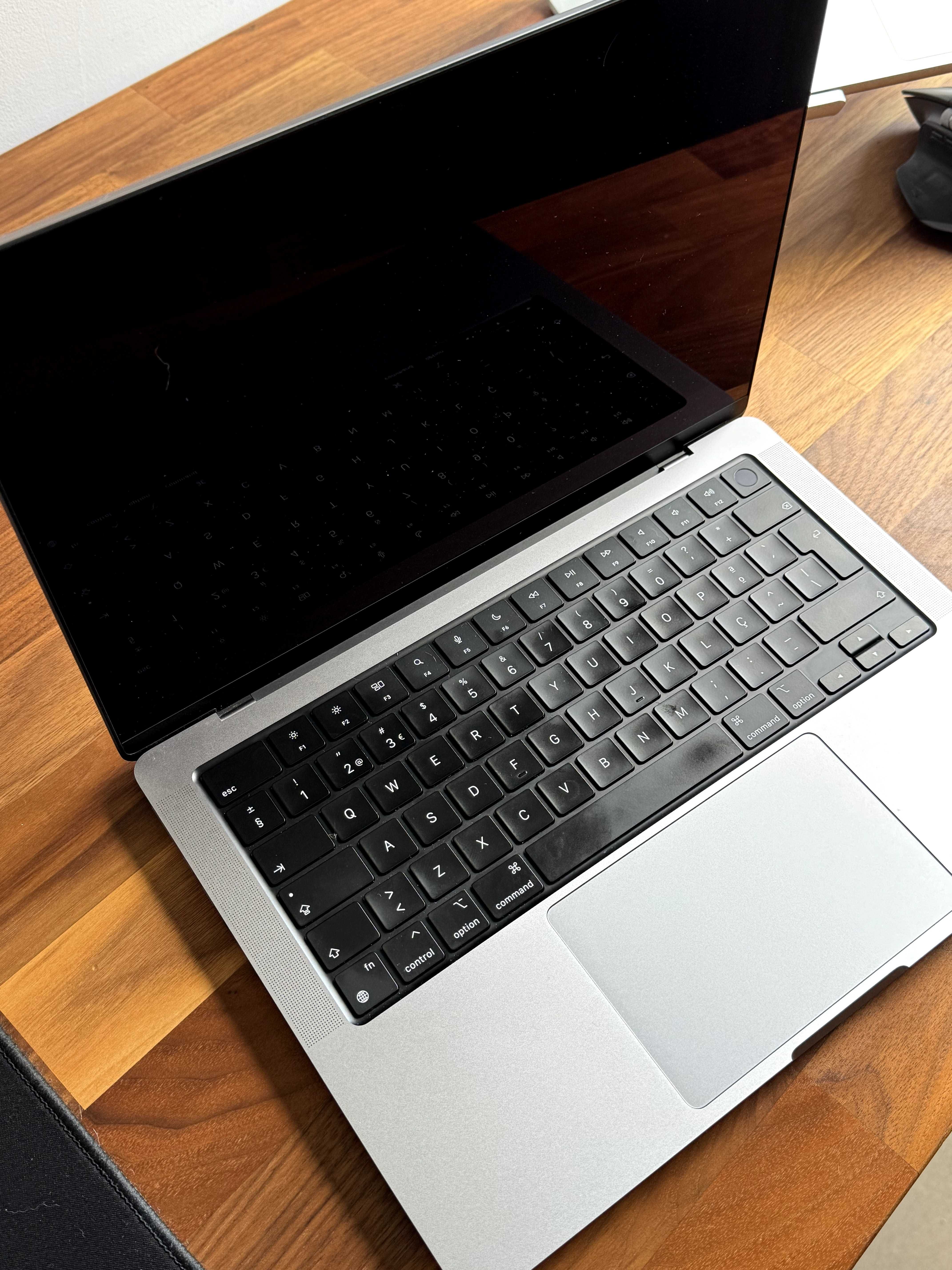 MacBook Pro (14 inch, 2021) - M1 Pro 16 GB 1 TB
