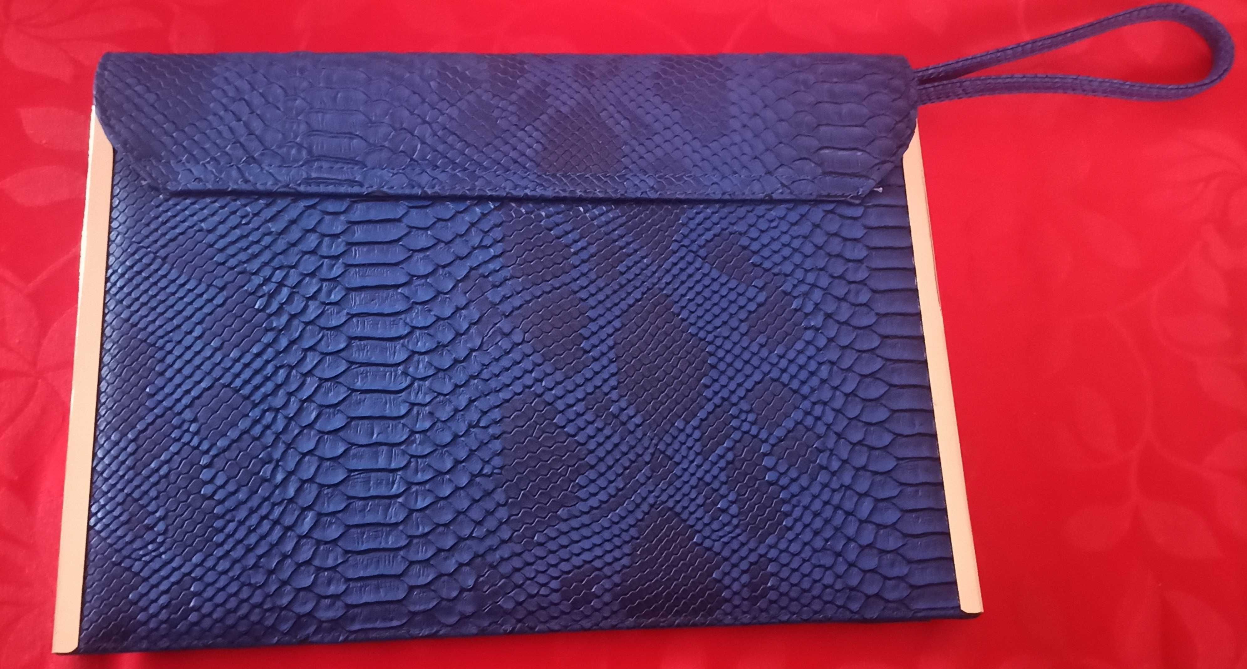 Mala Azul estilo envelope