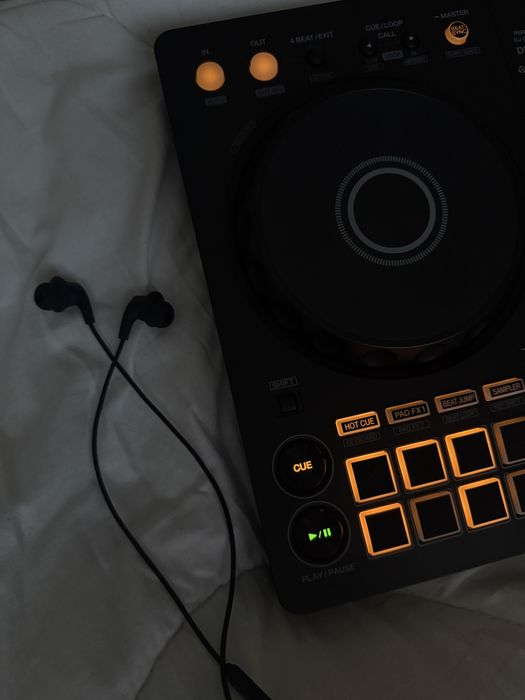 Kontroler DJski DDJ FLX4