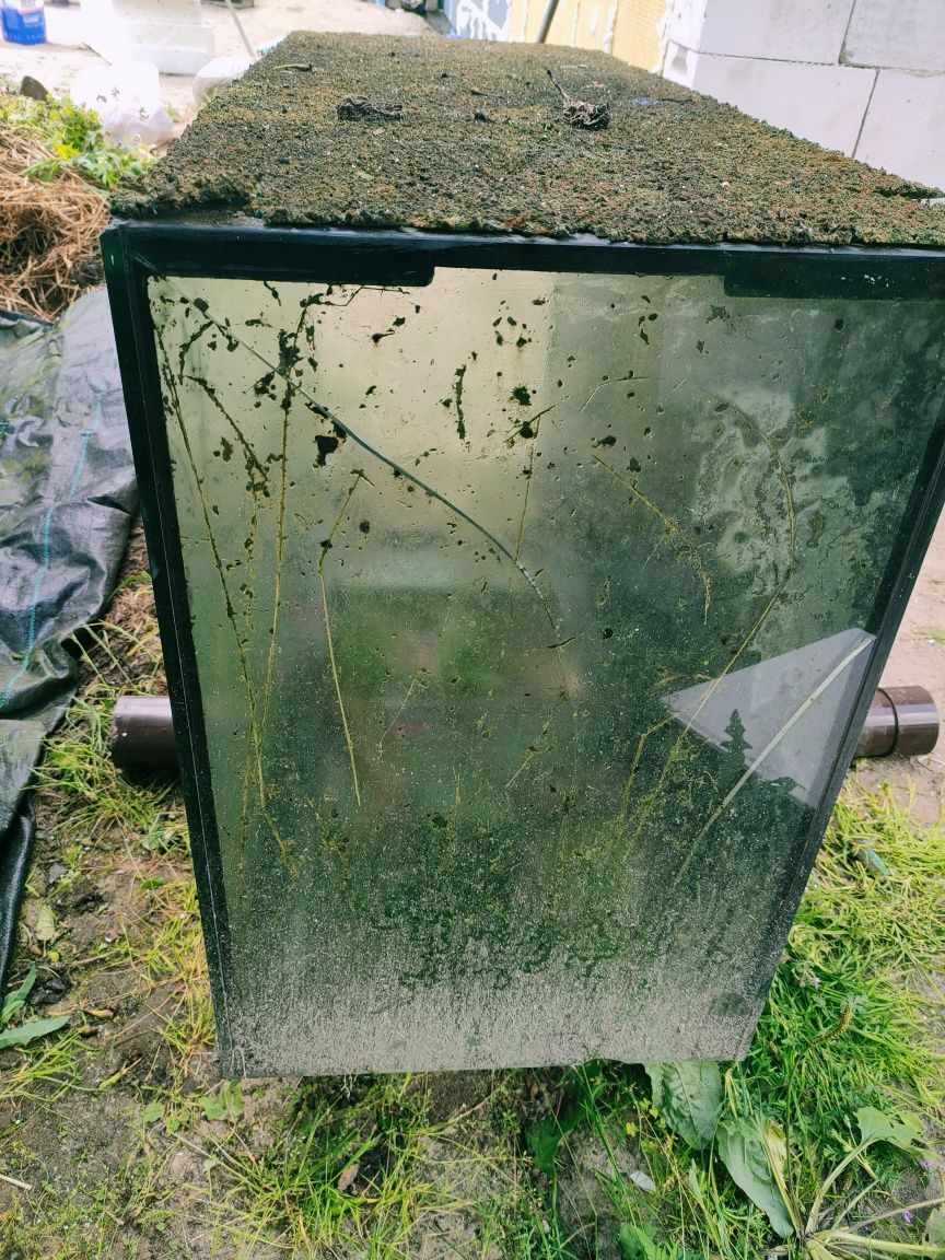 Akwarium wysokie lekko uszkodzone na terrarium