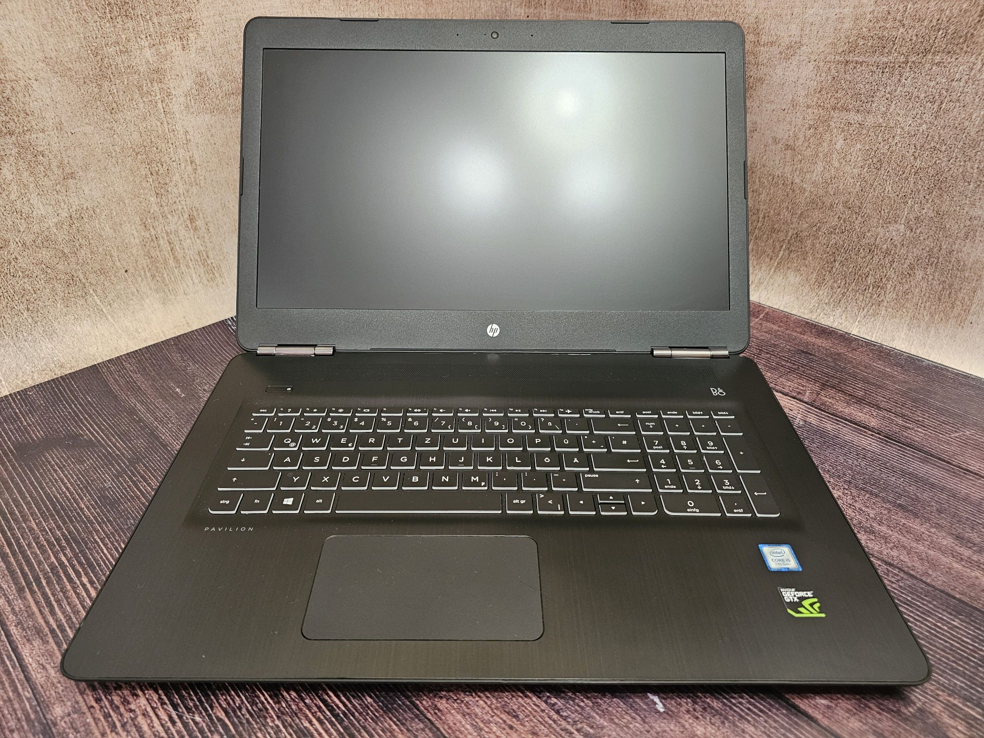 HP Pavilion 17-ab303ng (Core i5-7300HQ/16Gb/GTX 1050Ti/SSD 512Gb/IPS)