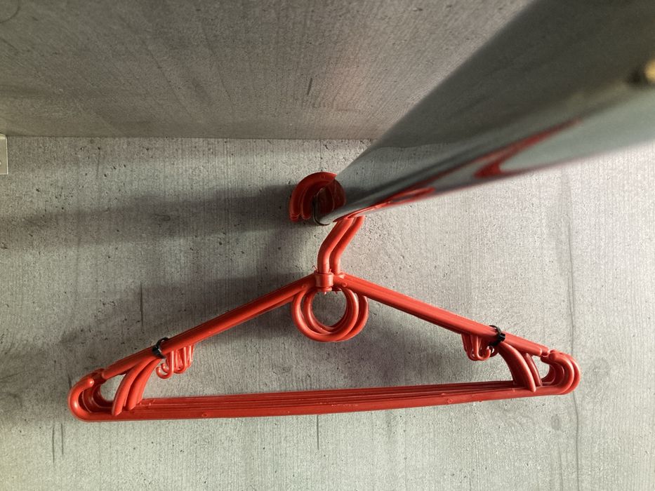 Набір пластикових вішаків