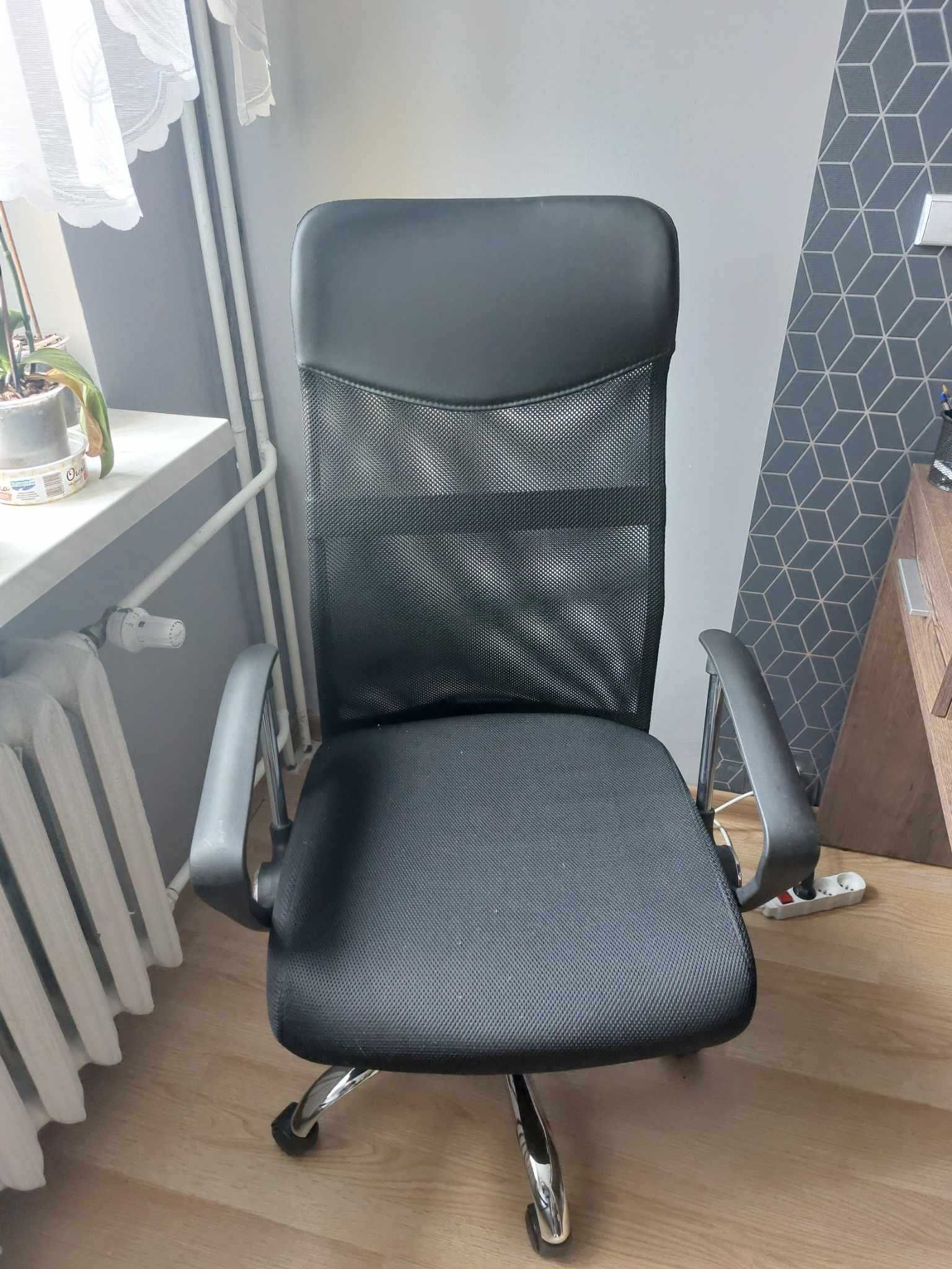 Fotel krzesło biurowe jak nowe !
