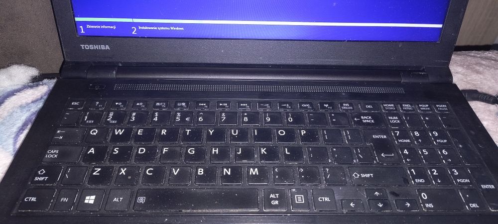 Różne laptopy Dell Lenovo Hp Toshiba