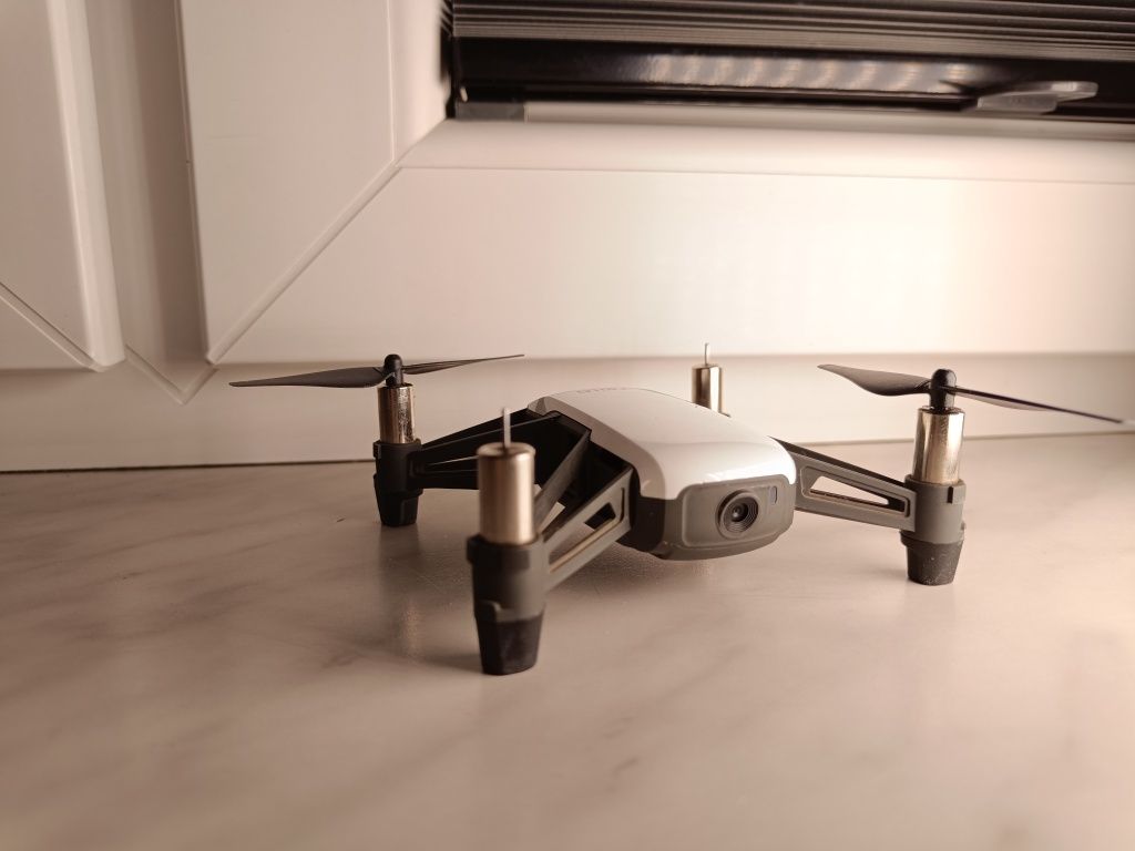 Dron tello dji stan bdb