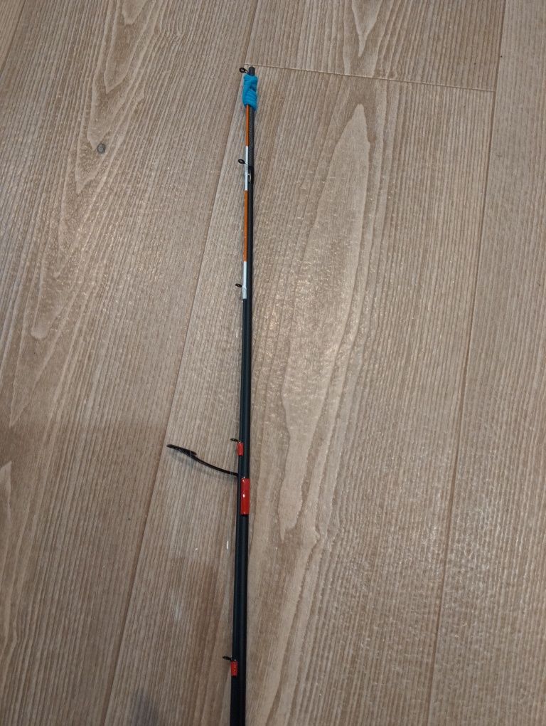 Spining Okoniowy delphin Red code 213