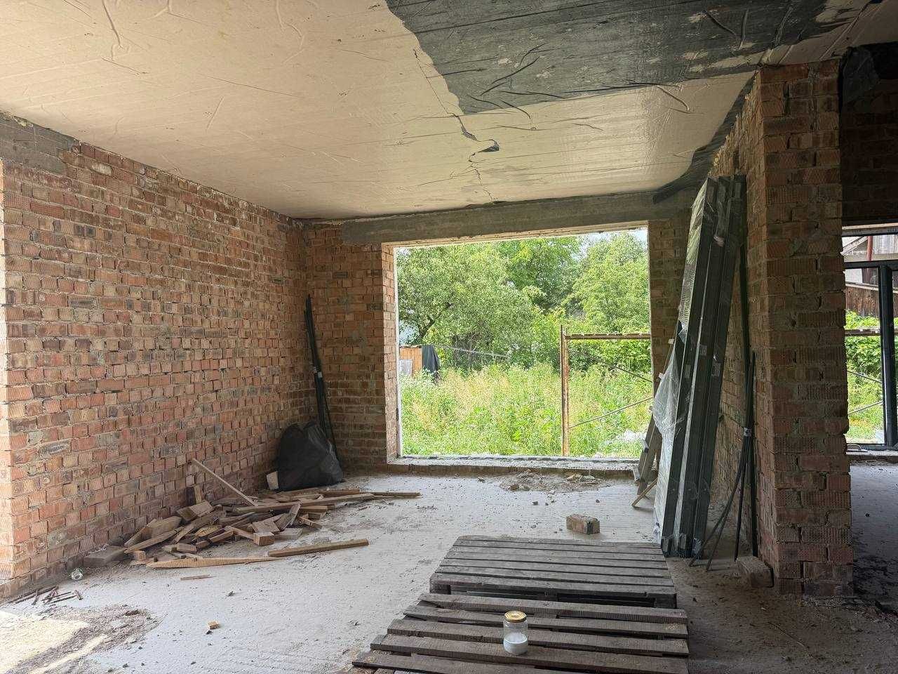 Сучасний особняк в Угорниках