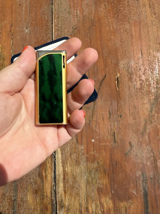 Isqueiro Lexus com caixa