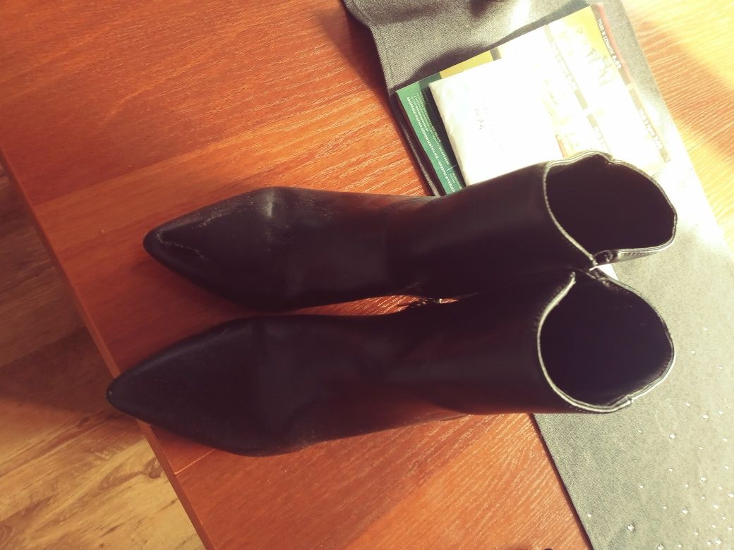 Botki czarne za kostke obcas 4cm primark