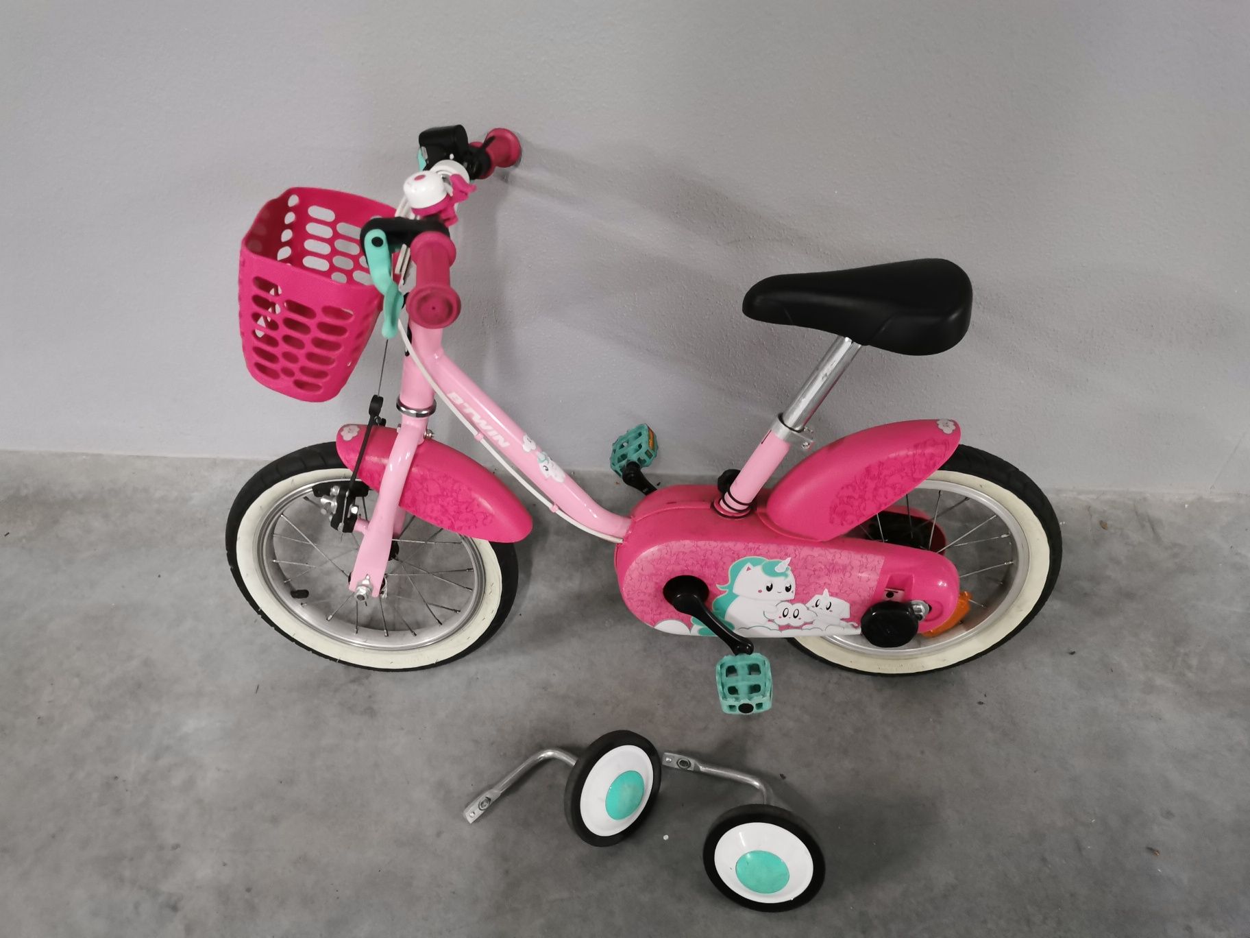 Bicicleta criança roda 14 polegadas decathlon + cesto