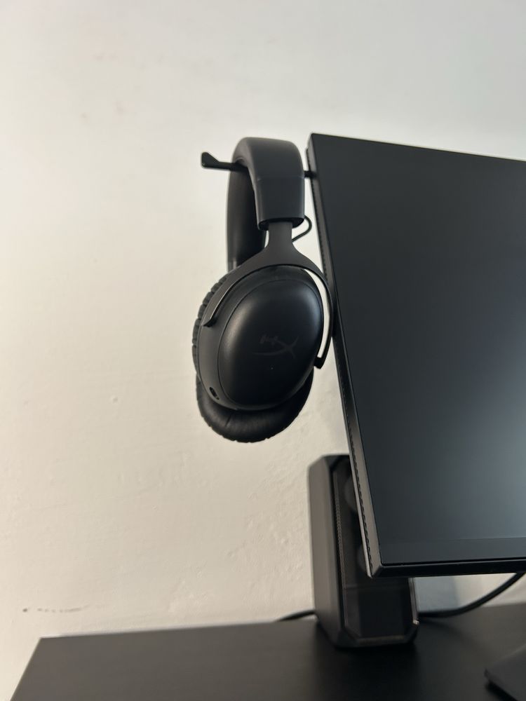 HyperX Cloud III Wireless (Ainda com GATANTIA)