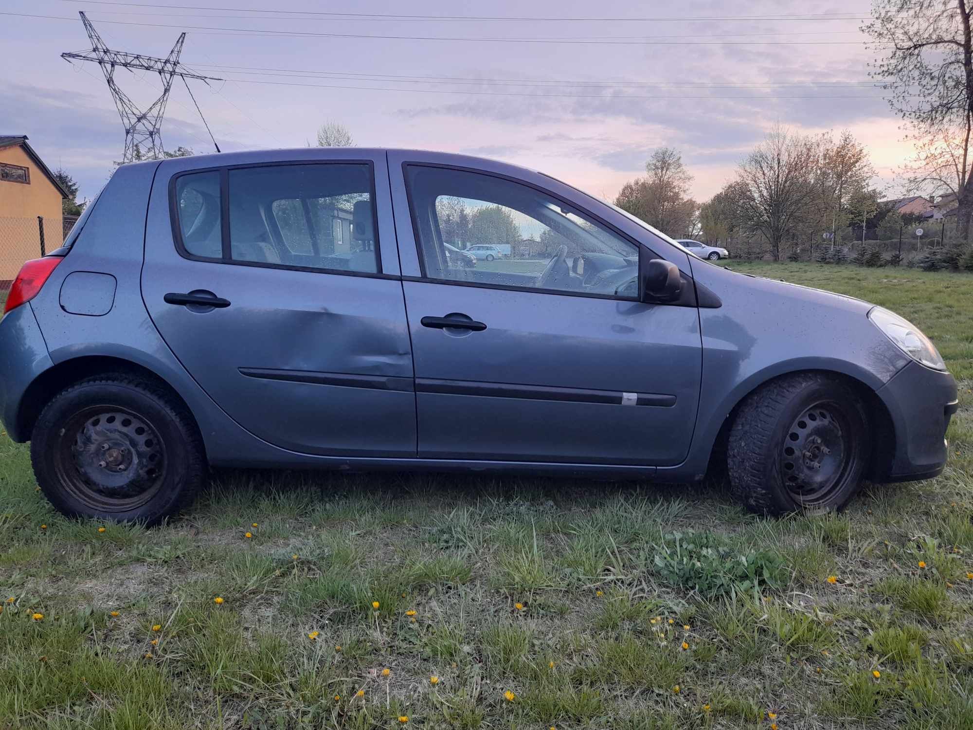 Renault Clio w całości lub na części