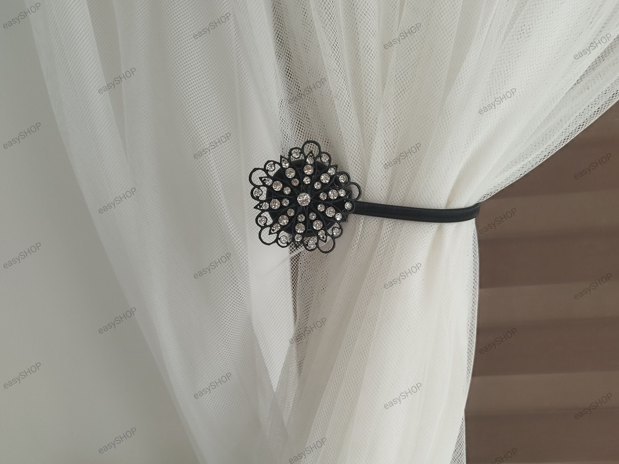 2 czarne magnesy w stylu Glamour do zasłon