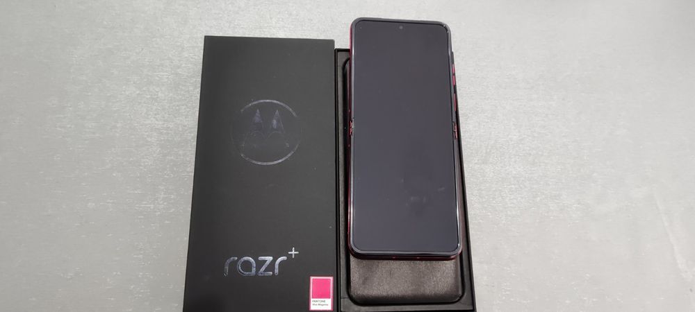 Motorola Moto Razr 40 Ultr,  Razr + Моторола разр, Райзер