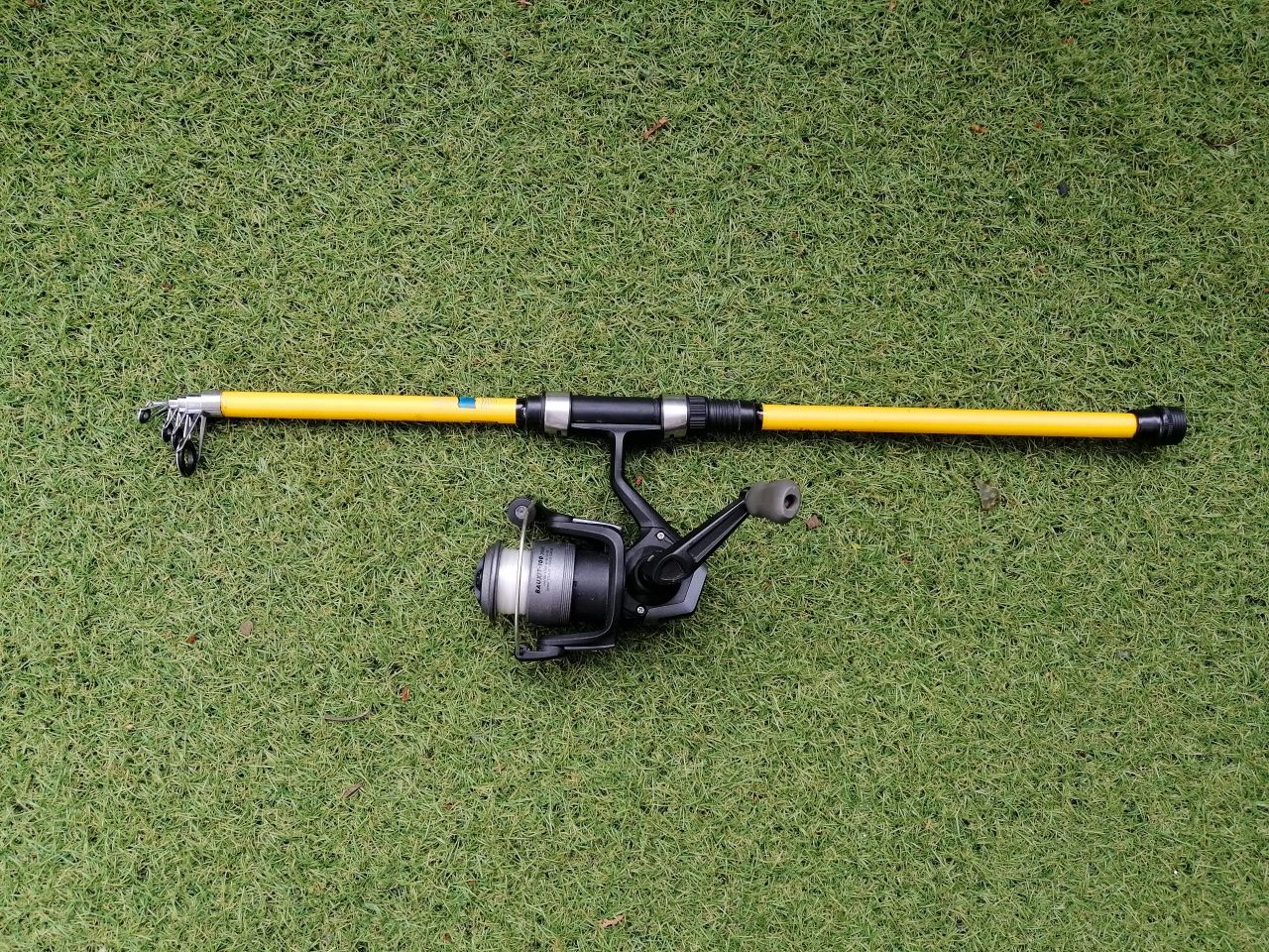 Wędka Caperlan UFISH 1,80m + kołowrotek Bauxit 100 + pudełko
