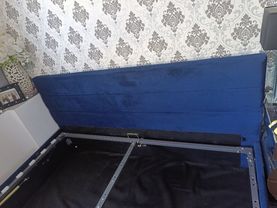Łóżko tapicerowane