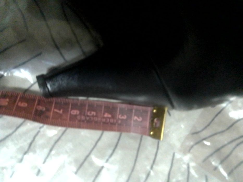 Продам жіночі чобітки 37 р