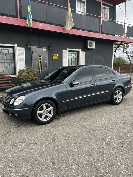Mercedes-Benz W211 2.2 CDI